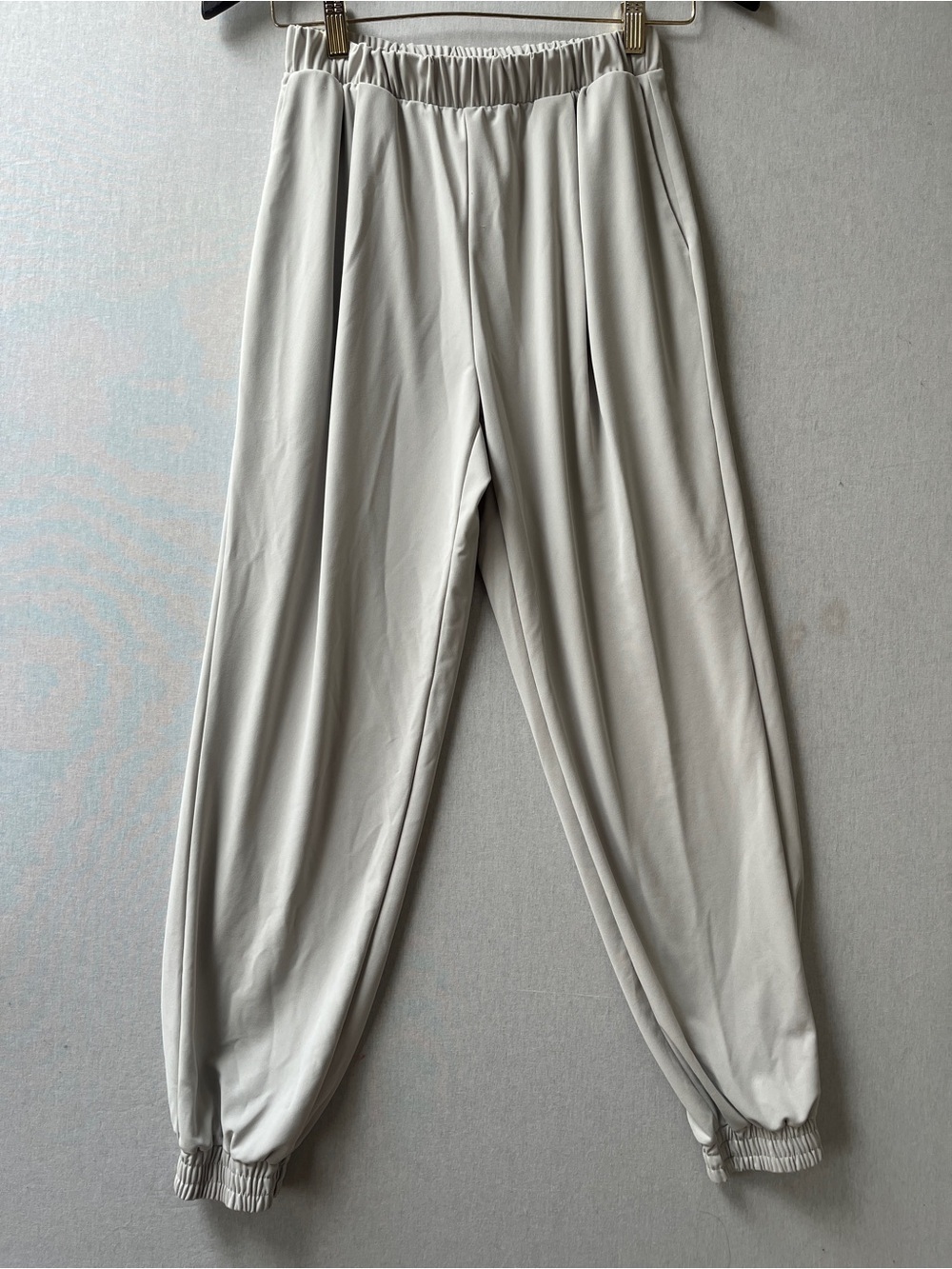 Uniqlo Light Gray Elastic Waist Ankle Cuff Jogger Pants XS
